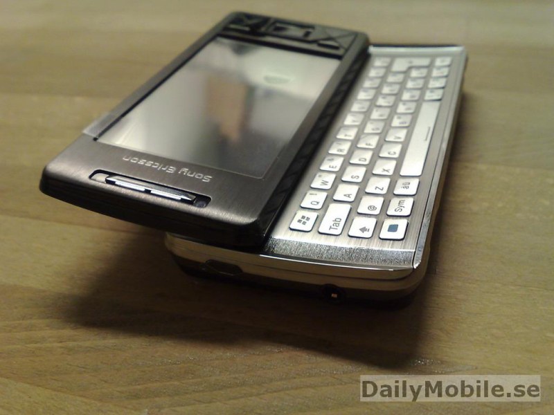 http://i.gsmarena.com/vv/newsimg/08/10/xperia-unboxing/gsmarena_011.jpg