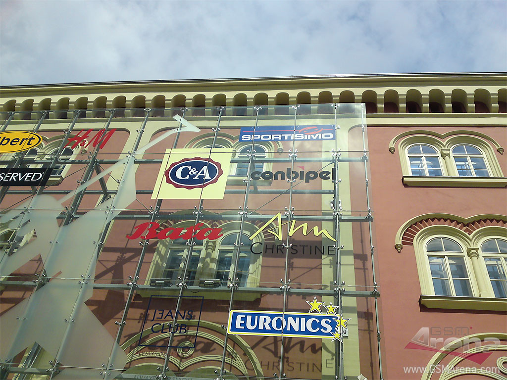 gsmarena_002.jpg